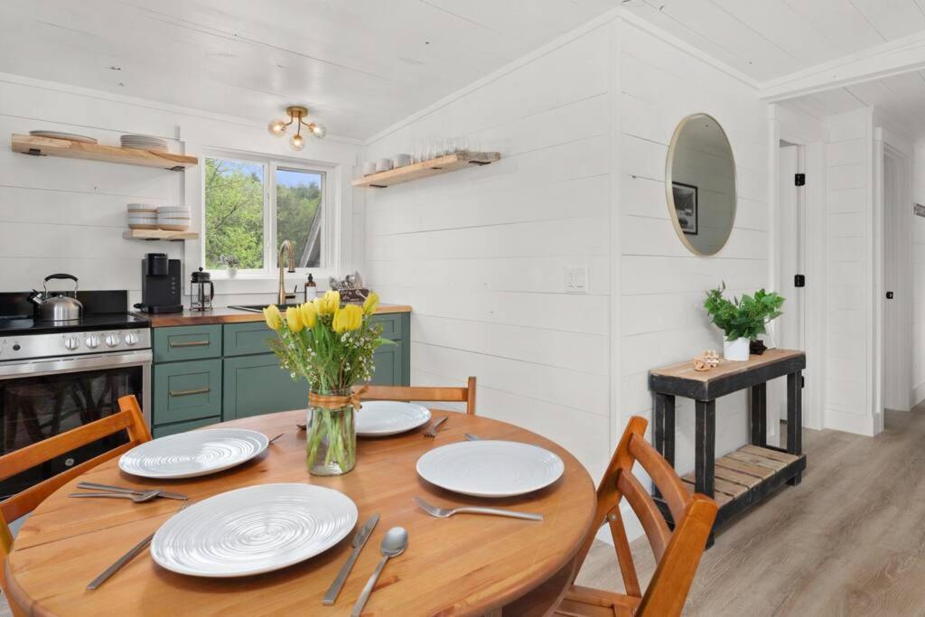 Charming & Freshly Restored Farmhouse 1 Mile From Center Of Stowe Luaran gambar