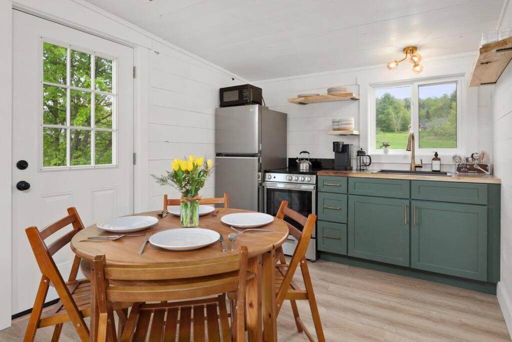 Charming & Freshly Restored Farmhouse 1 Mile From Center Of Stowe Luaran gambar