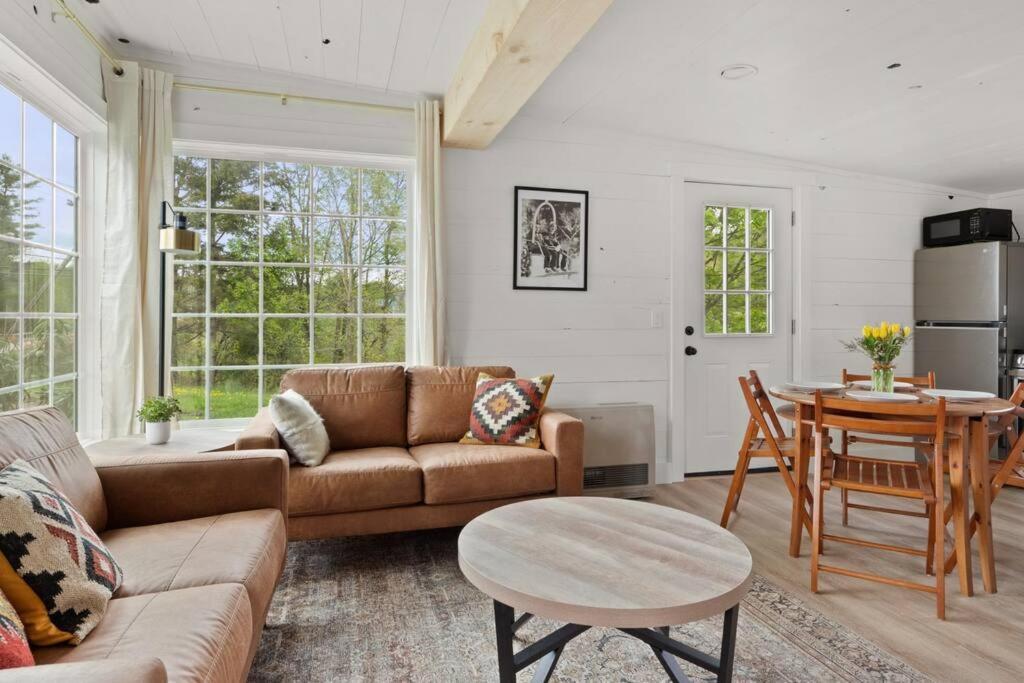 Charming & Freshly Restored Farmhouse 1 Mile From Center Of Stowe Luaran gambar